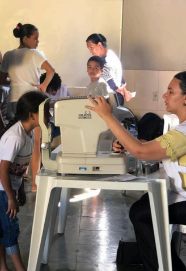Triagem oftalmológica em escola